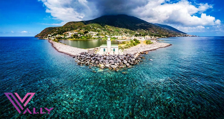 جزیره سالینا، جزایر آیولین