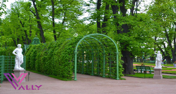 باغ زیبای تابستانی سنت پترزبورگ