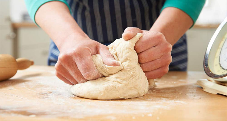 طرز تهیه خمیر پیتزا به ساده ترین روش