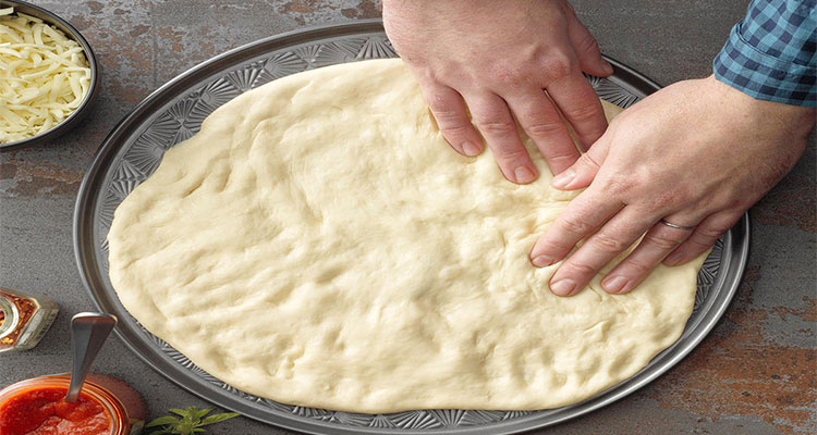اطرز تهیه خمیر پیتزا فوری