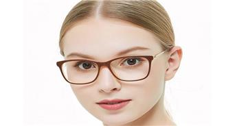 آرایش مخصوص افراد عینکی | خط چشم برای افراد عینکی